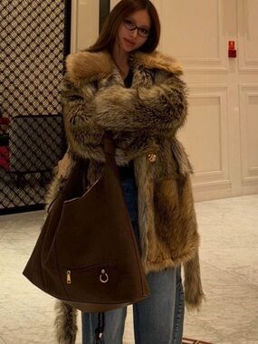 FUR COAT